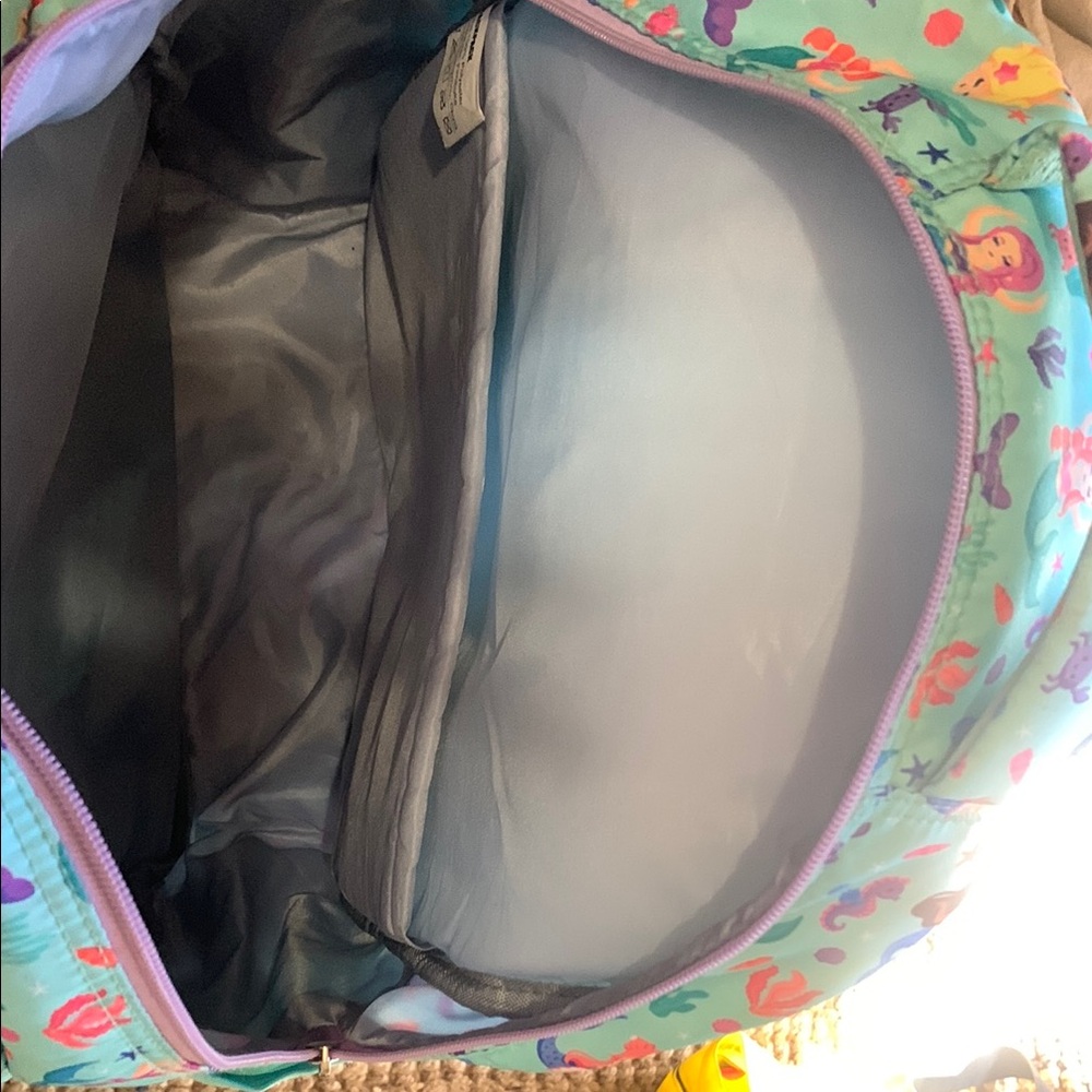 💋Colorful Mermaid Design Backpack💋 - Picture 4 of 7